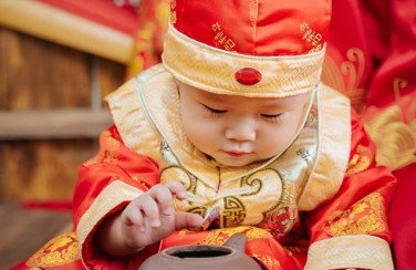 Kinh nghiệm chụp ảnh Tết cho bé có 6 điều quan trọng cha mẹ cần lưu ý!
