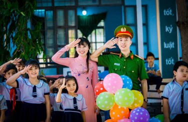 [Mách bạn] Những địa chỉ chụp ảnh cưới công an giáo viên ĐẸP - ĐỘC - Lạ