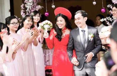 Quay phim phóng sự cưới là gì? Ưu điểm của quay phim phóng sự cưới