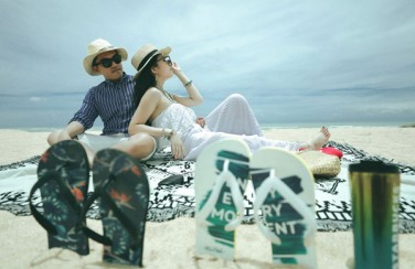 99+ Cách tạo dáng Cơ Bản chụp ảnh với biển đẹp Chất Lừ