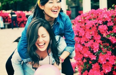 Bật mí cách chụp ảnh đẹp cho người mặt tròn thành V-line trong NHÁY MẮT