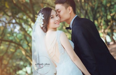 CHẾT MÊ với 10 cách tạo dáng chụp ảnh cưới để có khuôn hình HẾT Ý