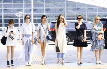 HỌC LỎM sao Kpop 20 cách tạo dáng chụp hình ở sân bay CỰC CHẤT