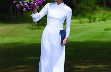 {Kinh nghiệm} lựa chọn áo dài đẹp ngày xuân cho các bạn trẻ theo từng dáng người