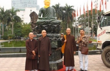 [Bật mí] Cách tạo dáng chụp ảnh ở CHÙA sao cho đúng