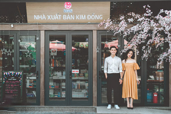 chụp ảnh cưới phố sách