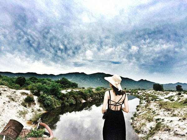 Dòng sông đôi bờ cát trắng - chụp ảnh cưới quan lạn