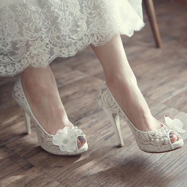 mặc váy cưới thế nào cho đẹp