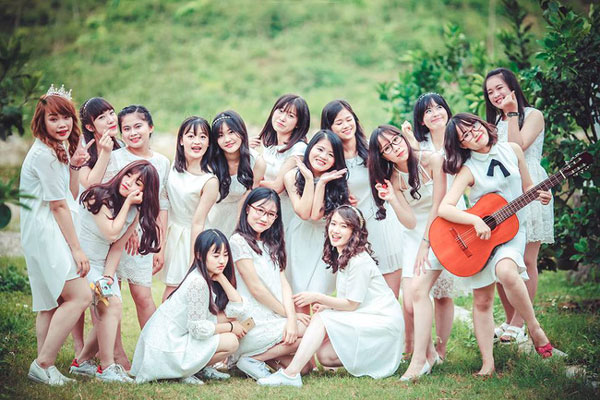 váy trắng chụp kỷ yếu cho người béo