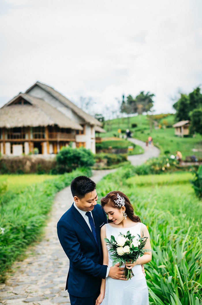 vay-cuoi-cho-co-dau-mum-mim