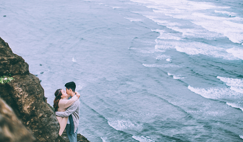 y-tuong-chup-anh-cuoi-o-bien-1