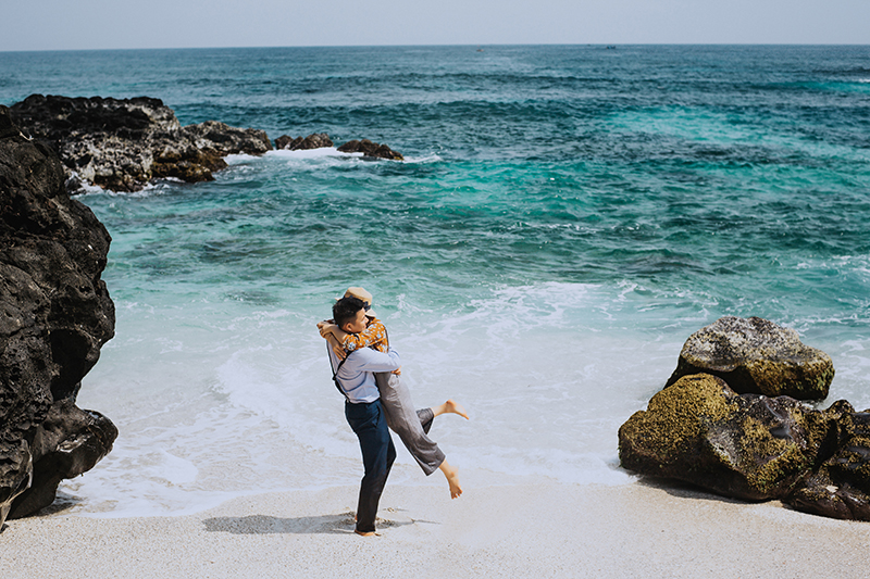 y-tuong-chup-anh-cuoi-o-bien-3