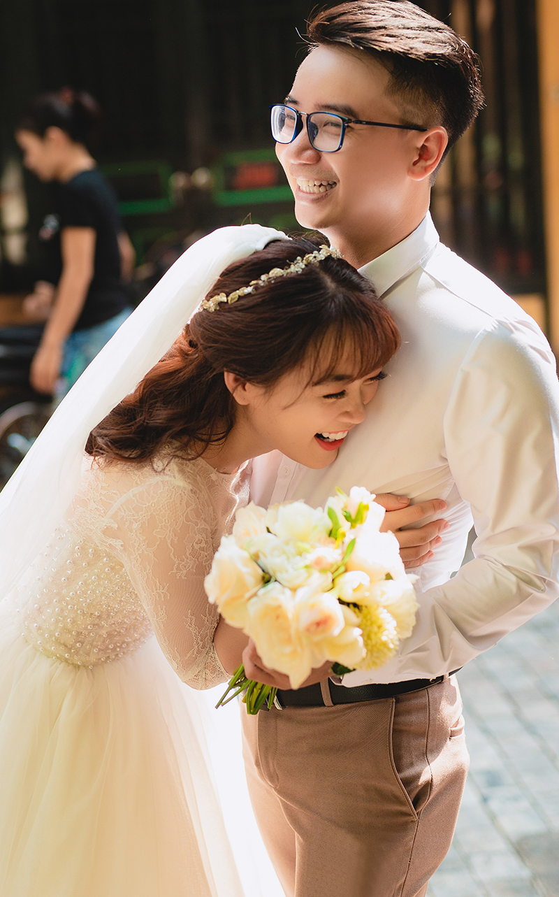 vay-cuoi-cho-co-dau-mum-mim