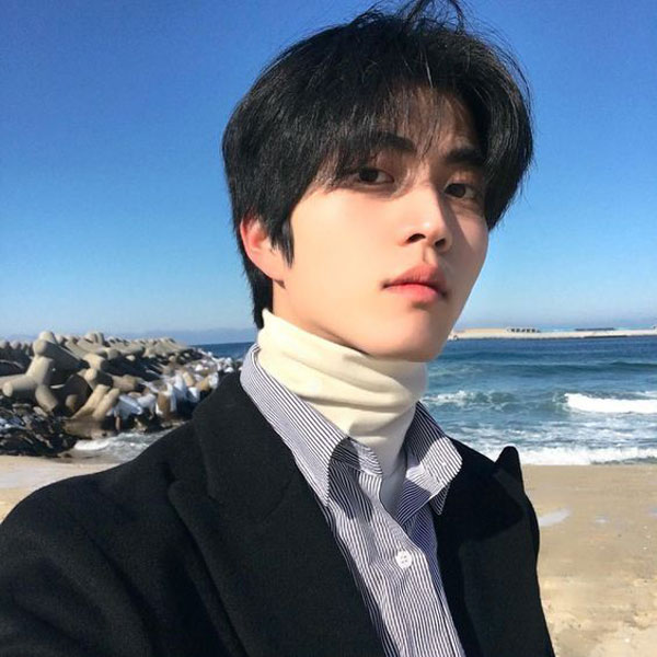 cách chụp selfie đẹp nam