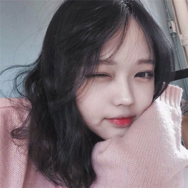 cách selfie đẹp cho nữ mặt tròn