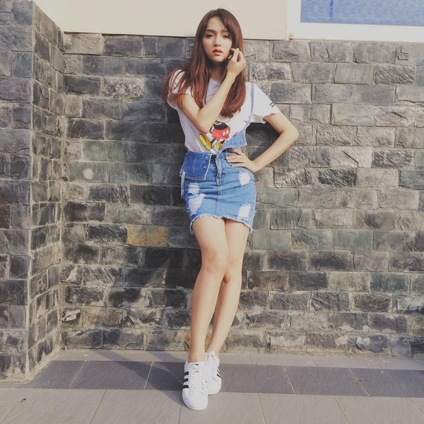 cách tạo dáng chụp ảnh dự tiệc