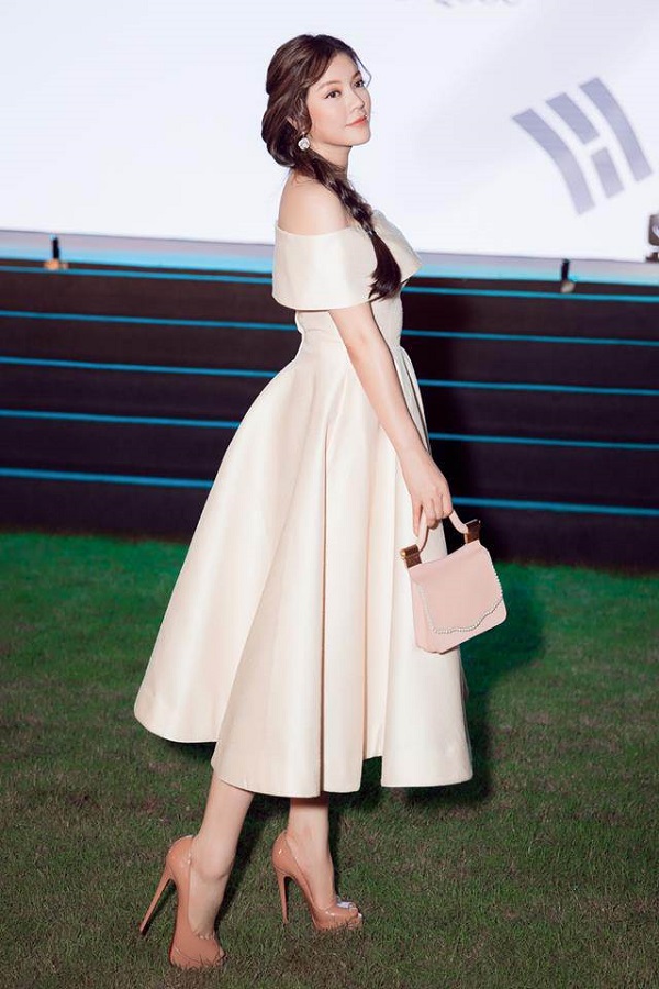 cách tạo dáng chụp hình đi tiệc