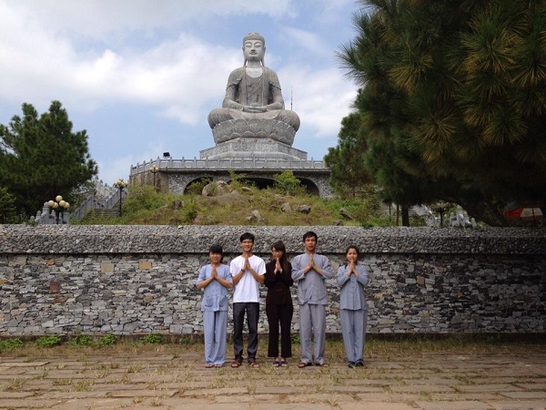 đi chùa có nên chụp ảnh không