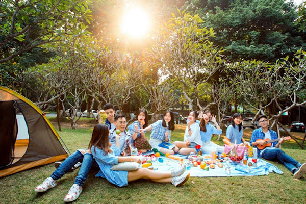 chụp ảnh ngoài trời nên mặc gì