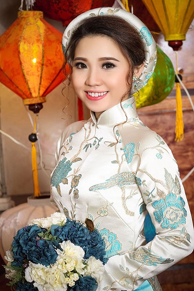 Trang điểm mắt cho cô dâu mặt tròn