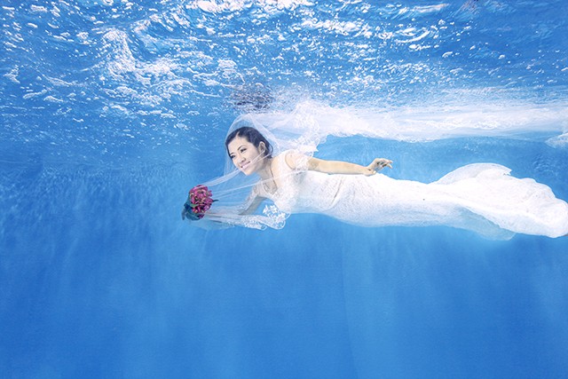 chup-anh-cuoi-duoi-nuoc