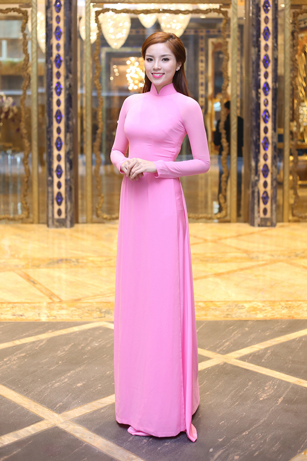 cach-chon-ao-dai-dep-cho-giao-vien