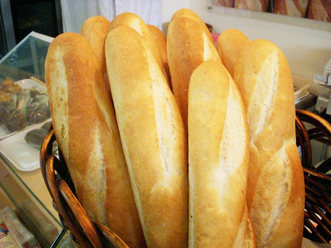 di-bien-nen-mang-theo-do-an-gi