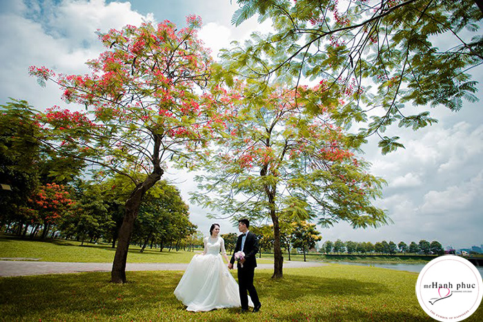 chup-anh-cuoi-tai-cong-vien-yen-so7