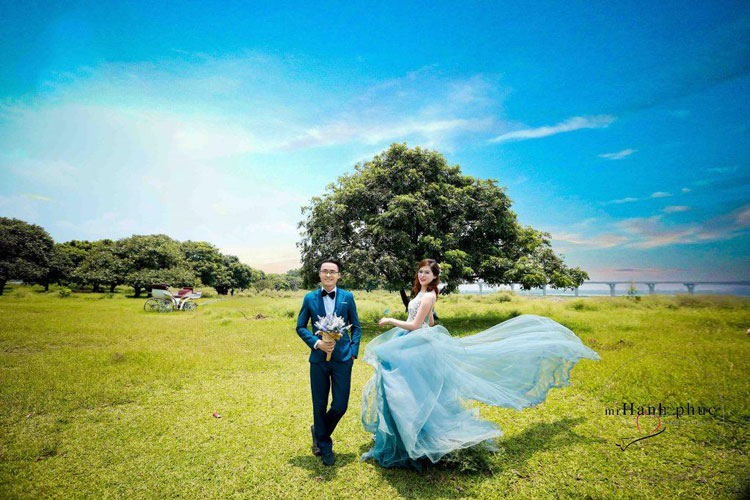 Chụp ảnh cưới ở công viên Bách Thảo
