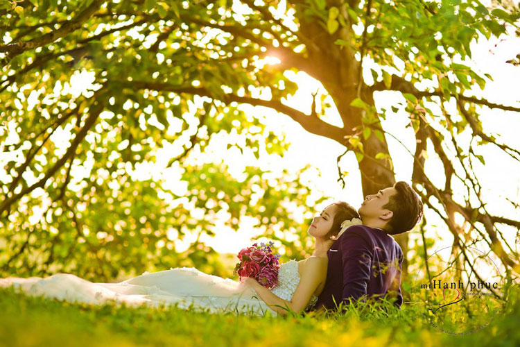 Chụp ảnh cưới ở công viên Bách Thảo